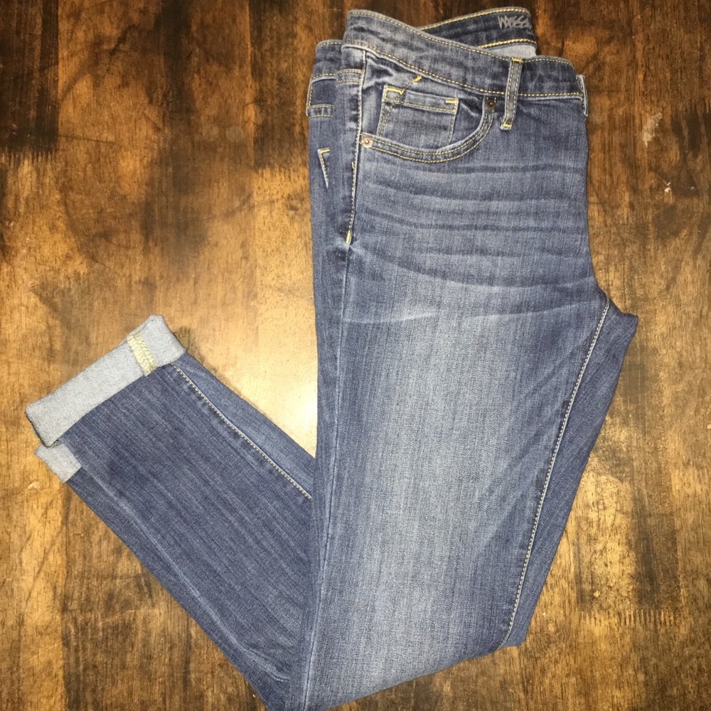 LOW RISE SKINNY LIGHT DENIM JEANS